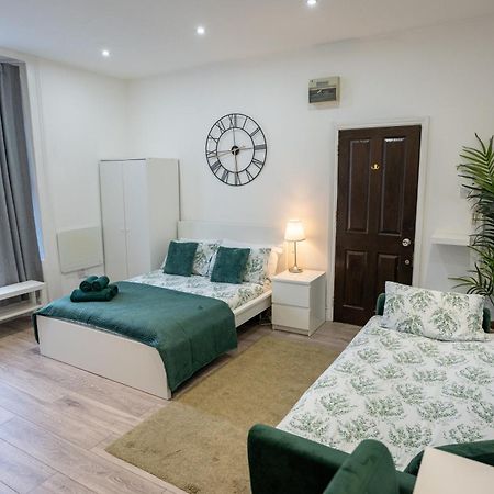 Beautiful Studio Flat In Hackney Next To Overground Station Londres Exterior foto