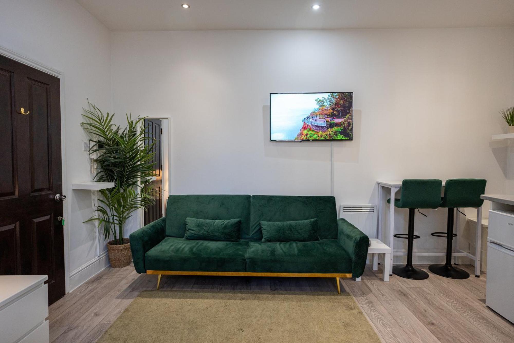 Beautiful Studio Flat In Hackney Next To Overground Station Londres Exterior foto