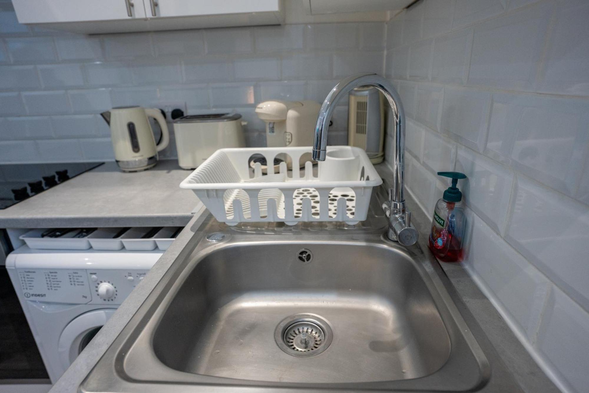 Beautiful Studio Flat In Hackney Next To Overground Station Londres Exterior foto