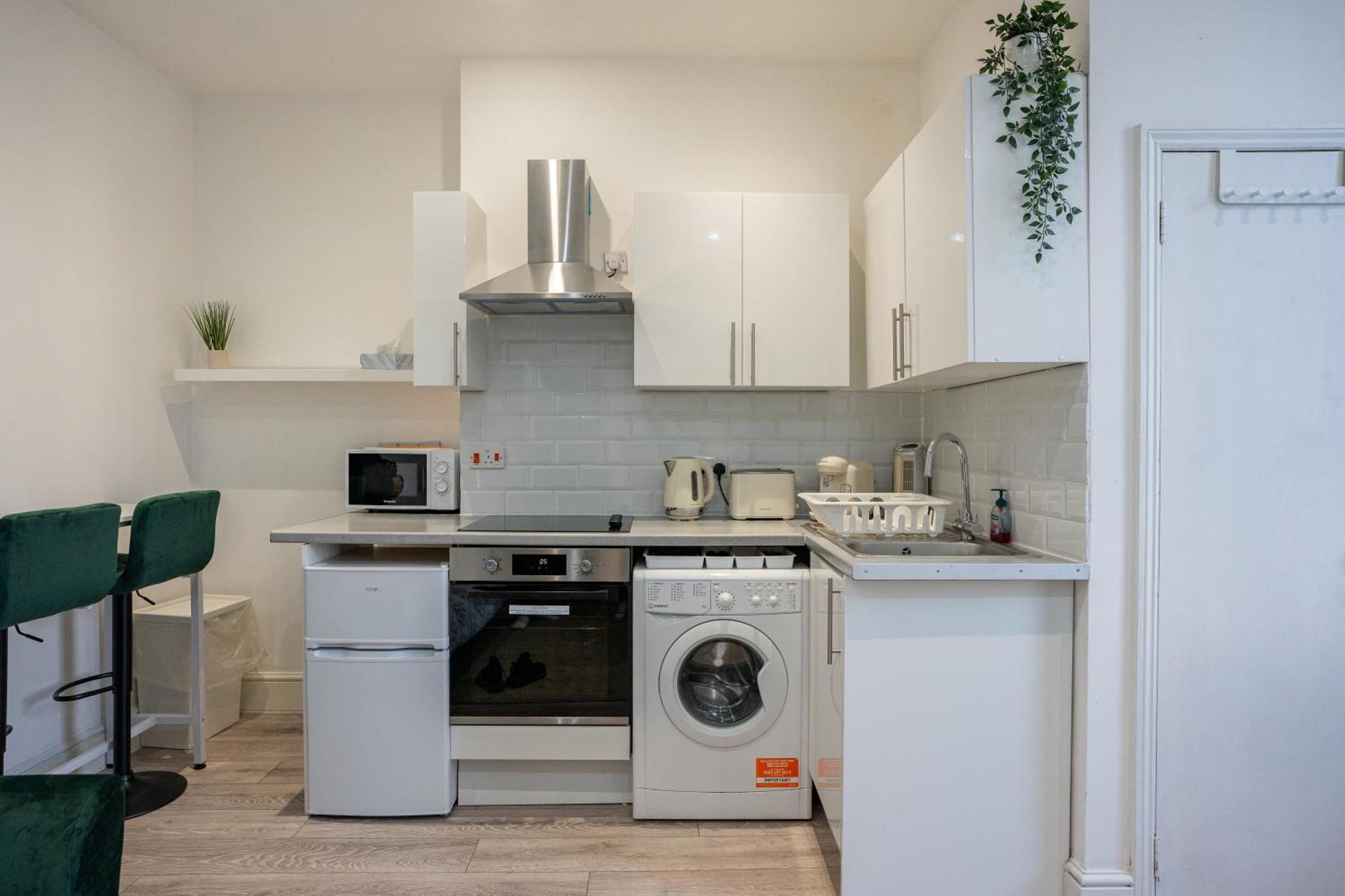 Beautiful Studio Flat In Hackney Next To Overground Station Londres Exterior foto