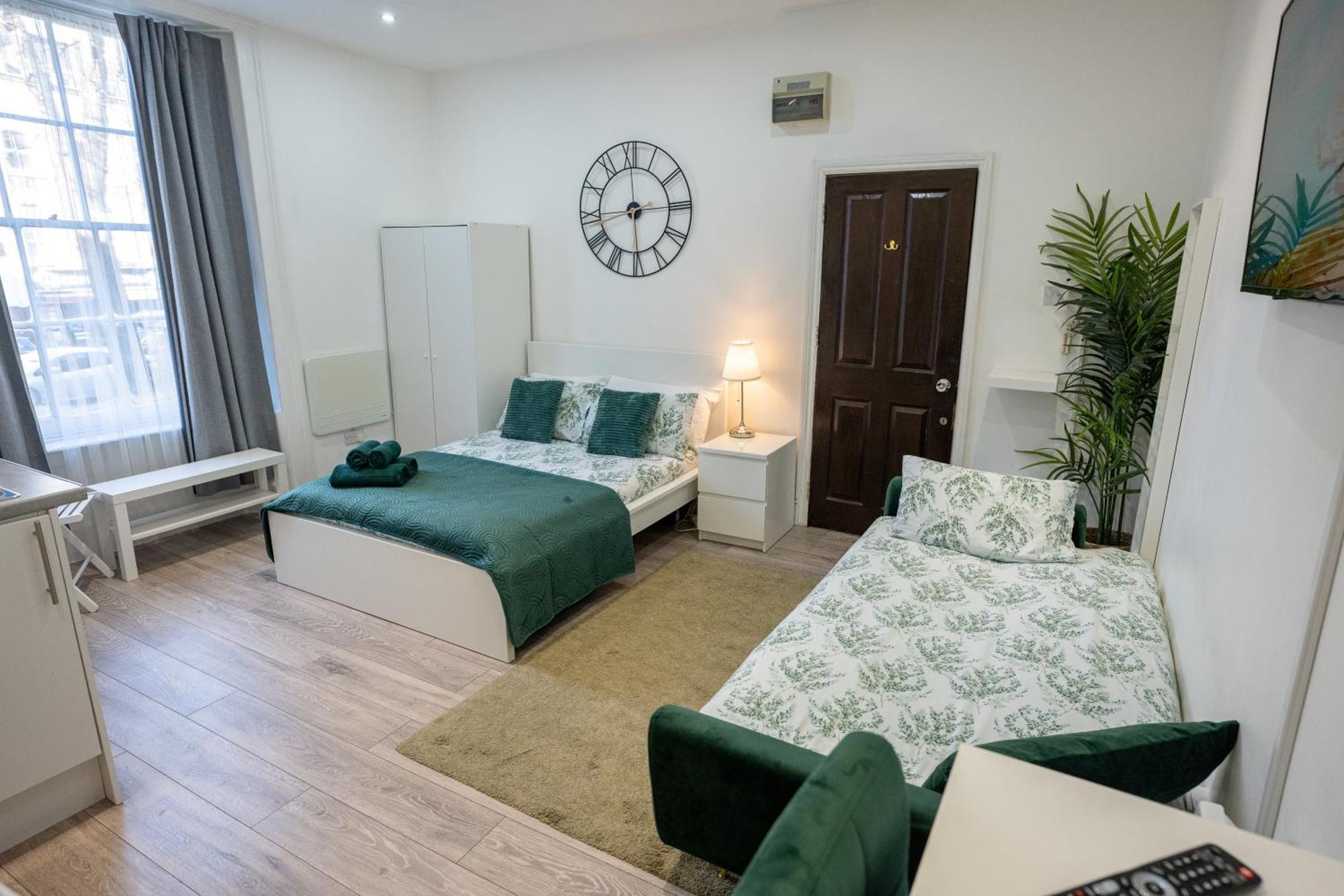 Beautiful Studio Flat In Hackney Next To Overground Station Londres Exterior foto